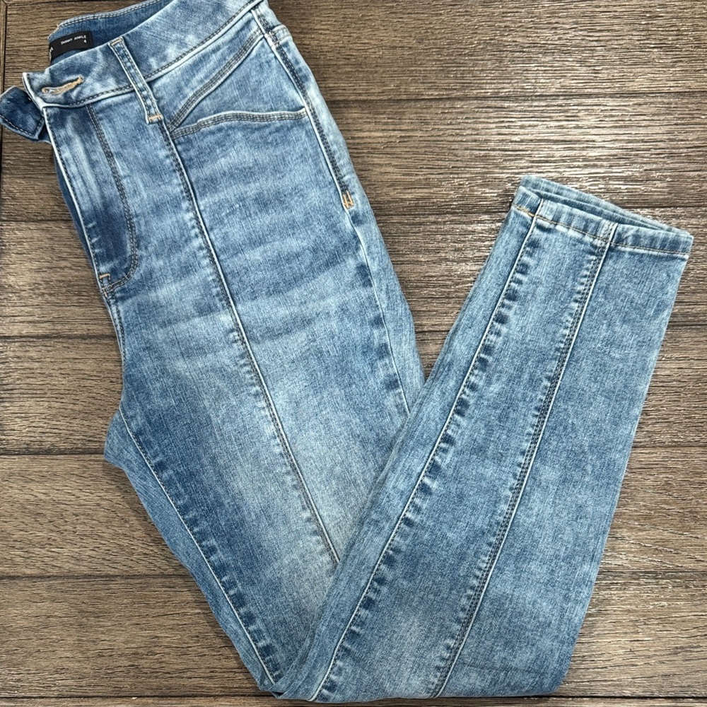 Vera Wang High Rise Light Blue Jeans